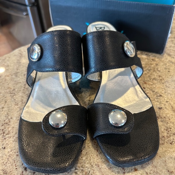 💥💥🔥BELLINI Toe Sandals- Black & Silver - Excellent Condtion!🔥💥💥 - Picture 2 of 11